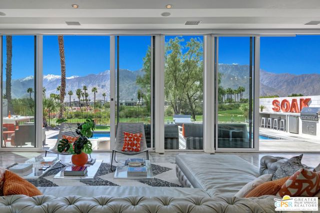 949 Bernardi Lane, Palm Springs, CA 92262
