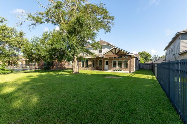 2506 Bay Hill Drive, Baytown, TX 77523