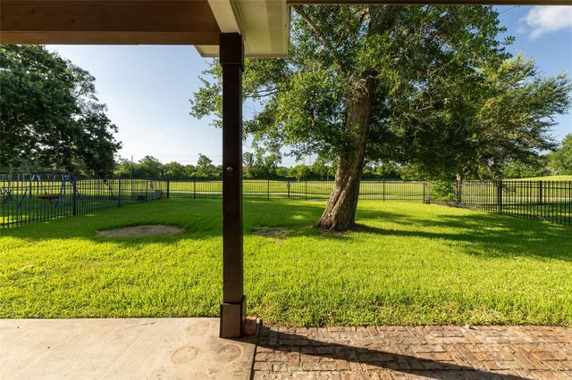 2506 Bay Hill Drive, Baytown, TX 77523