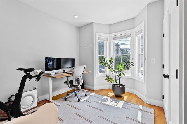 176 W 7th St 1, Boston, MA 02127