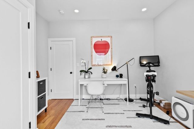 176 W 7th St 1, Boston, MA 02127