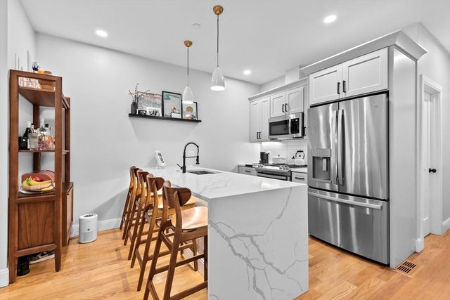 176 W 7th St 1, Boston, MA 02127