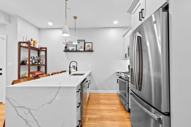 176 W 7th St 1, Boston, MA 02127