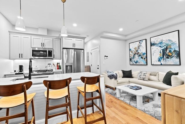 176 W 7th St 1, Boston, MA 02127