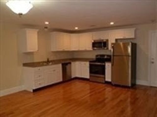 339 Centre Street 8, Middleboro, MA 02346