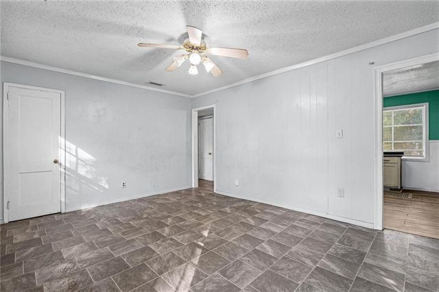 2074 N Gimon Circle, Mobile, AL 36605