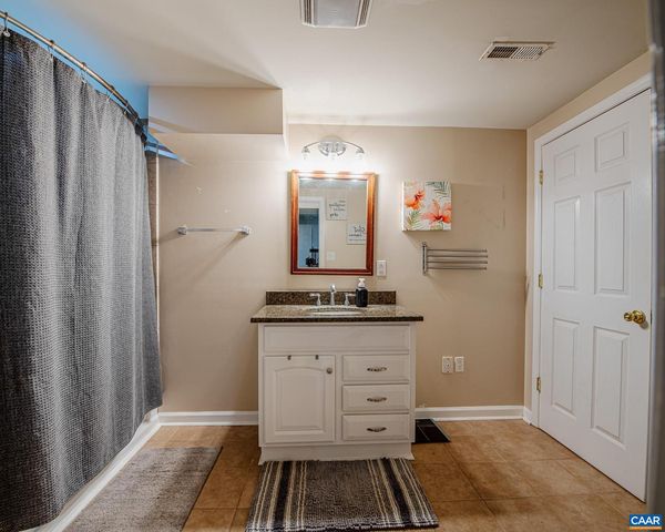 836 TOMS RD, Barboursville, VA 22923