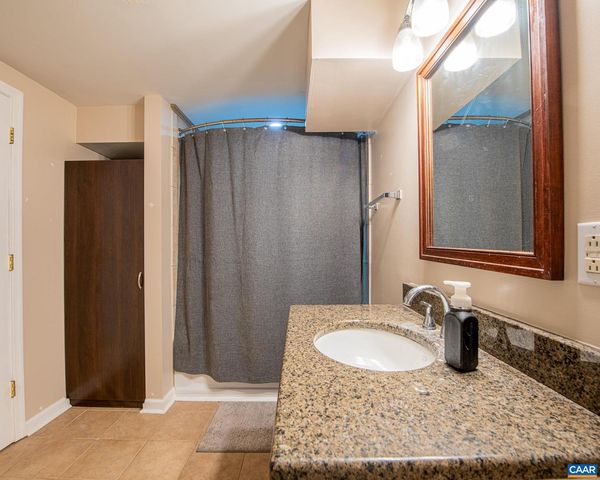 836 TOMS RD, Barboursville, VA 22923