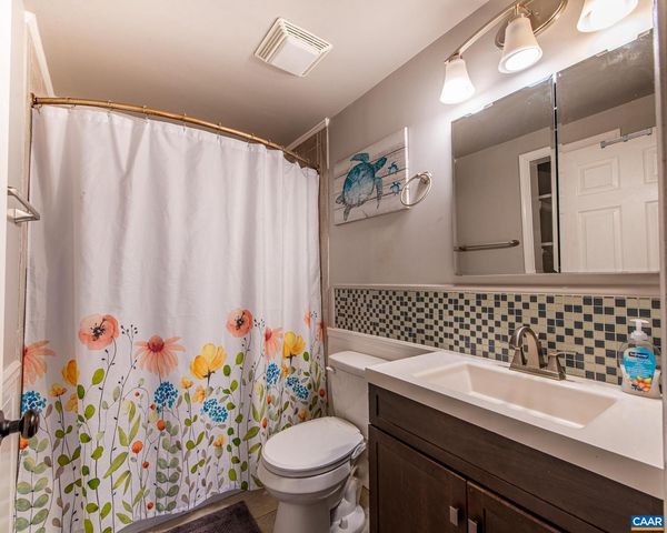 836 TOMS RD, Barboursville, VA 22923