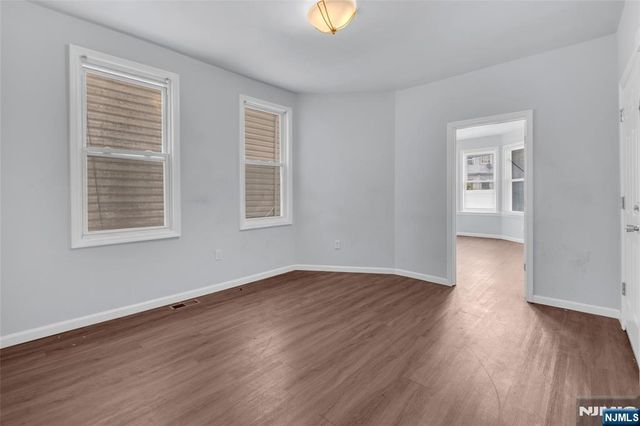 160 11th Street, Newark, NJ 07107