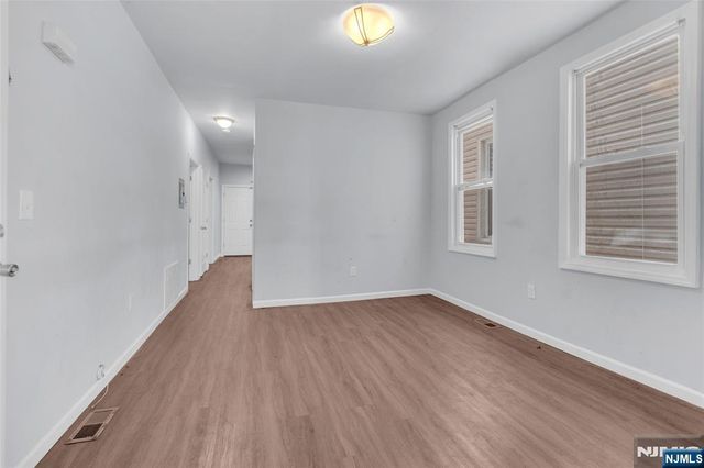 160 11th Street, Newark, NJ 07107