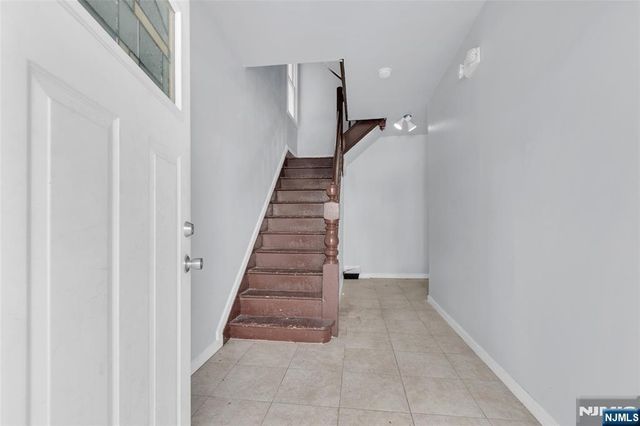 160 11th Street, Newark, NJ 07107