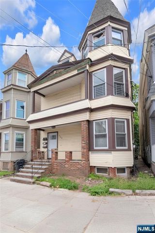 160 11th Street, Newark, NJ 07107