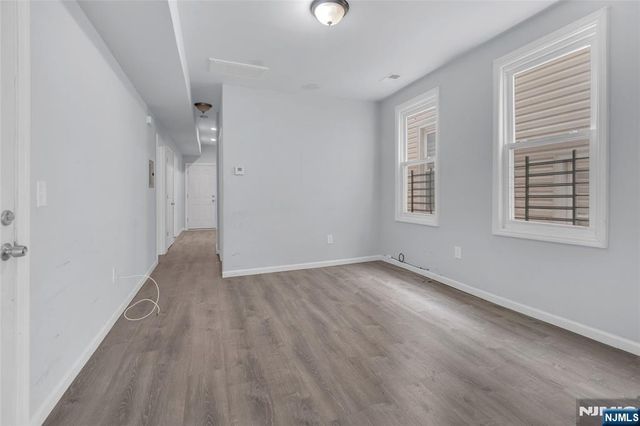 160 11th Street, Newark, NJ 07107