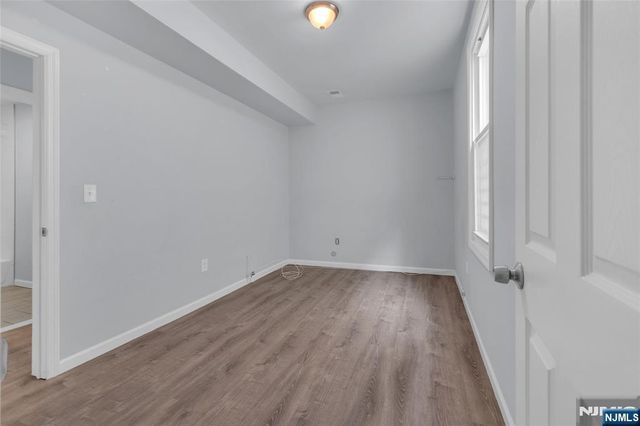 160 11th Street, Newark, NJ 07107