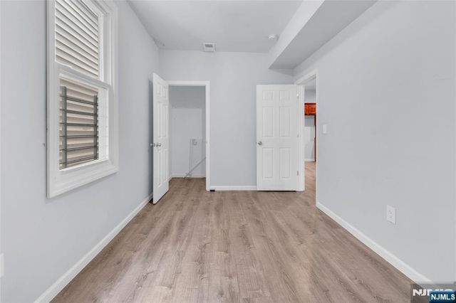 160 11th Street, Newark, NJ 07107