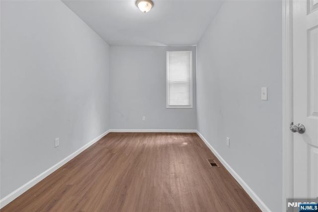 160 11th Street, Newark, NJ 07107