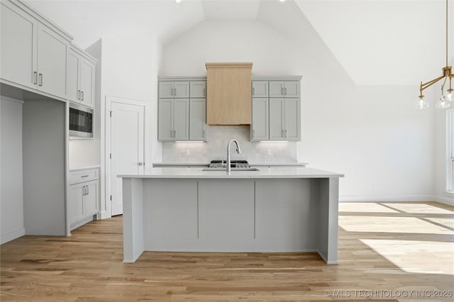 2118 E 138 Street, Bixby, OK 74008