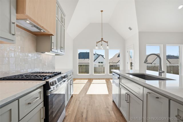 2118 E 138 Street, Bixby, OK 74008