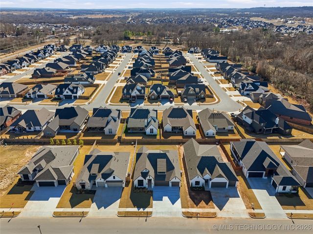 2118 E 138 Street, Bixby, OK 74008