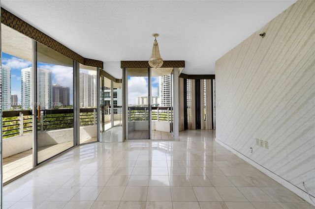 3600 Mystic Pointe Dr 812, Aventura, FL 33180