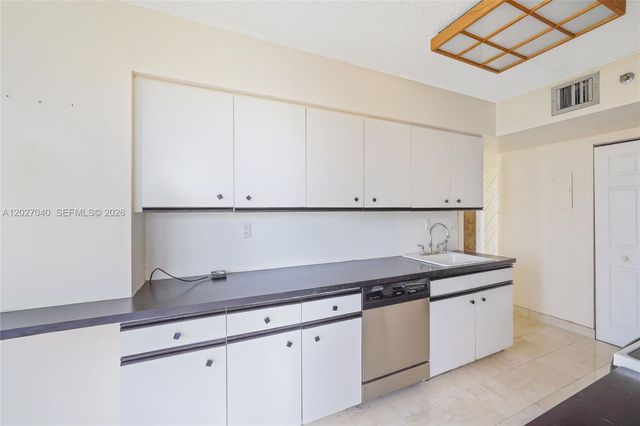 3600 Mystic Pointe Dr 812, Aventura, FL 33180