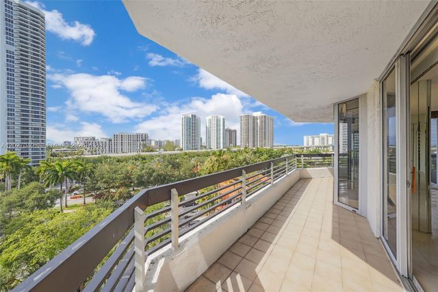 3600 Mystic Pointe Dr 812, Aventura, FL 33180