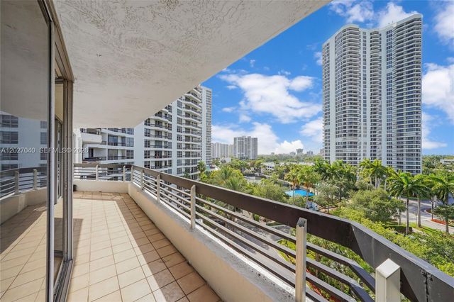 3600 Mystic Pointe Dr 812, Aventura, FL 33180