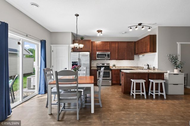 1289 County Road D Circle E A, Vadnais Heights, MN 55109