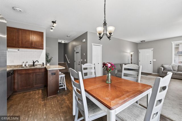 1289 County Road D Circle E A, Vadnais Heights, MN 55109