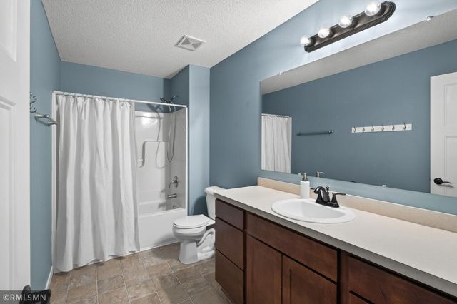1289 County Road D Circle E A, Vadnais Heights, MN 55109