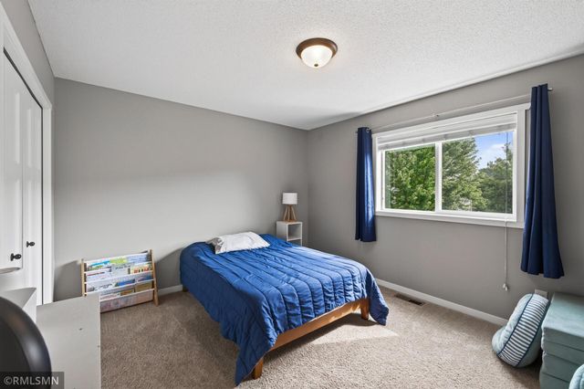1289 County Road D Circle E A, Vadnais Heights, MN 55109