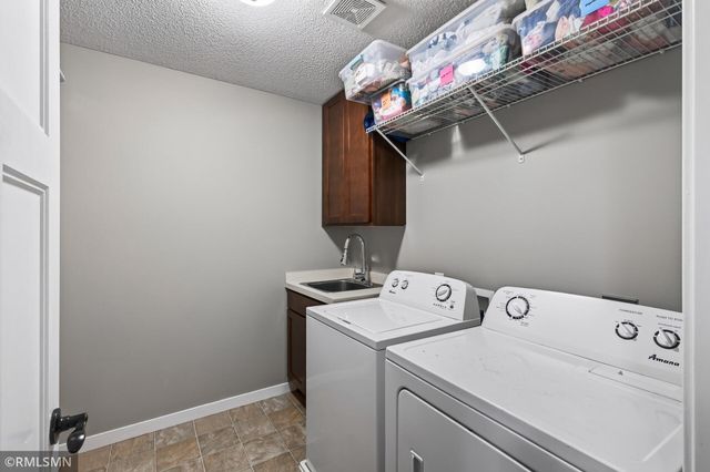 1289 County Road D Circle E A, Vadnais Heights, MN 55109
