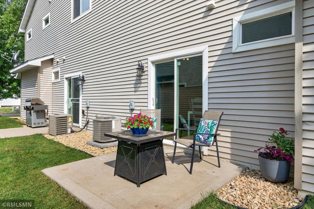 1289 County Road D Circle E A, Vadnais Heights, MN 55109