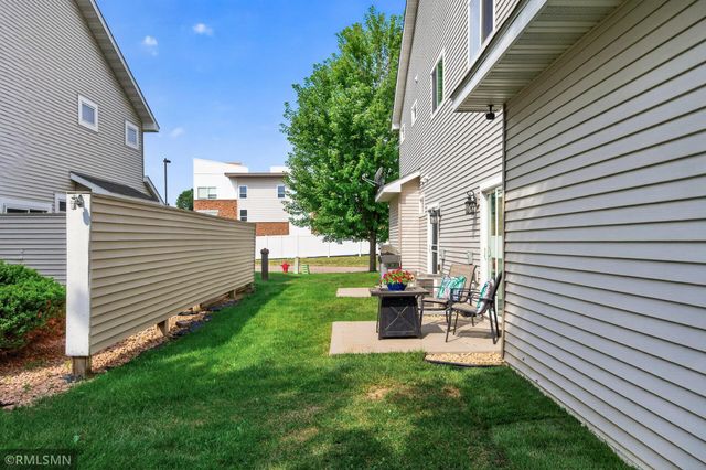 1289 County Road D Circle E A, Vadnais Heights, MN 55109
