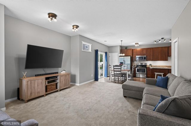 1289 County Road D Circle E A, Vadnais Heights, MN 55109