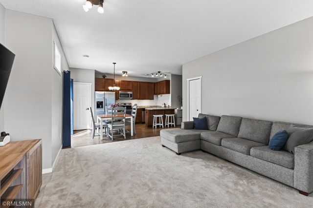 1289 County Road D Circle E A, Vadnais Heights, MN 55109