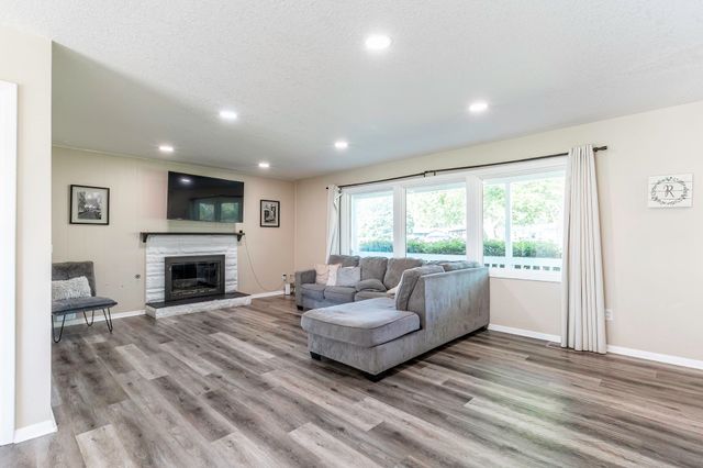 6816 Ludwig Circle, Fort Wayne, IN 46825