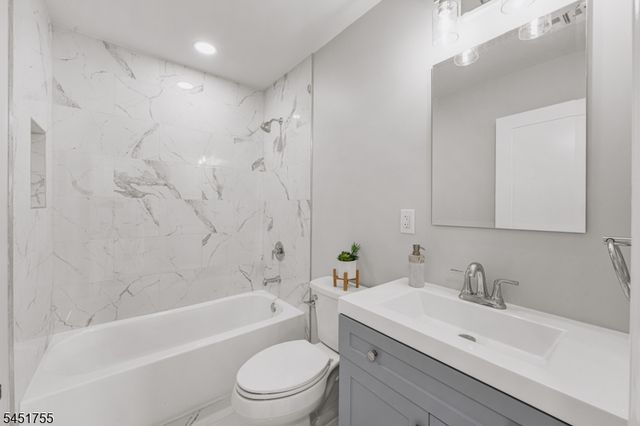 1221 Charter St, Piscataway Twp., NJ 08854