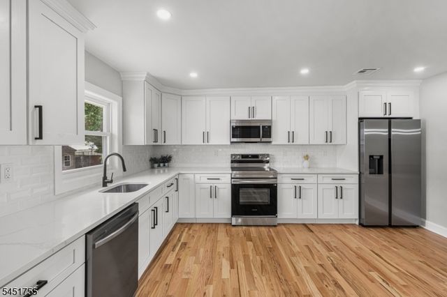 1221 Charter St, Piscataway Twp., NJ 08854