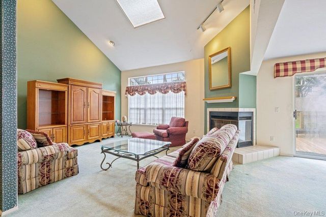 62 Mystic Circle, Bay Shore, NY 11706