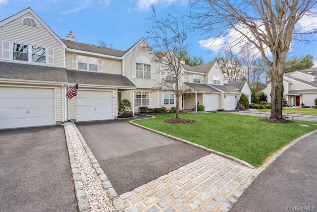 62 Mystic Circle, Bay Shore, NY 11706
