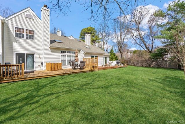 62 Mystic Circle, Bay Shore, NY 11706