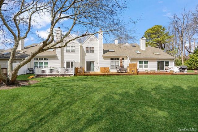 62 Mystic Circle, Bay Shore, NY 11706