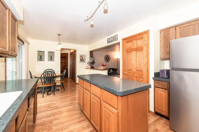 8046 W Imperial DRIVE, Franklin, WI 53132