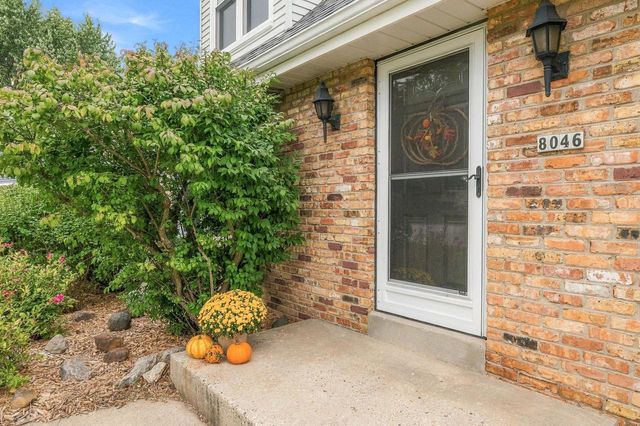 8046 W Imperial DRIVE, Franklin, WI 53132