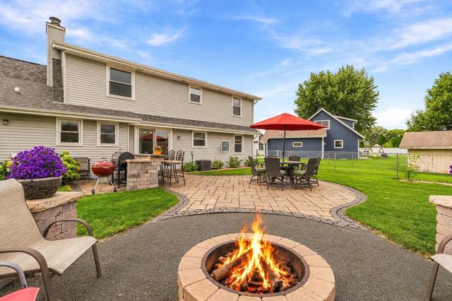 8046 W Imperial DRIVE, Franklin, WI 53132