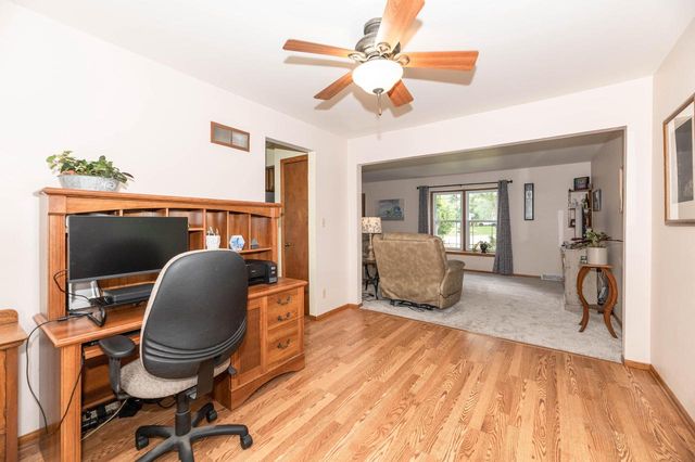 8046 W Imperial DRIVE, Franklin, WI 53132