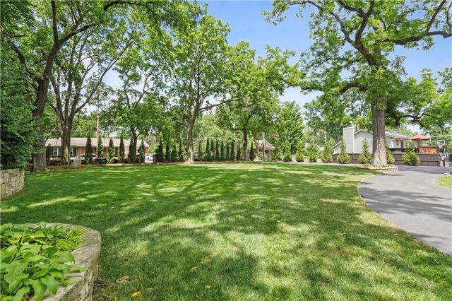 5217 Walmer Street, Mission, KS 66202