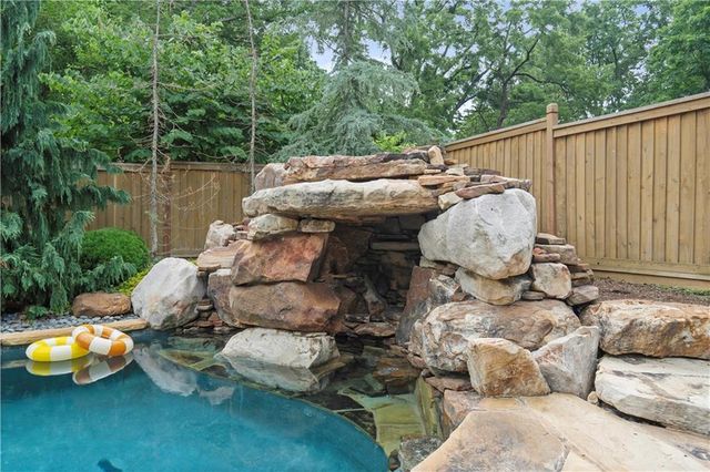 5217 Walmer Street, Mission, KS 66202